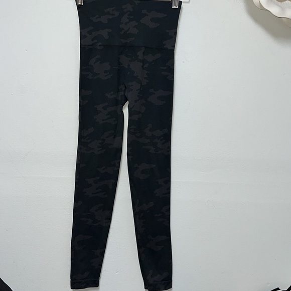 Spanx look at me now camo leggings size Small - Picture 4 of 7